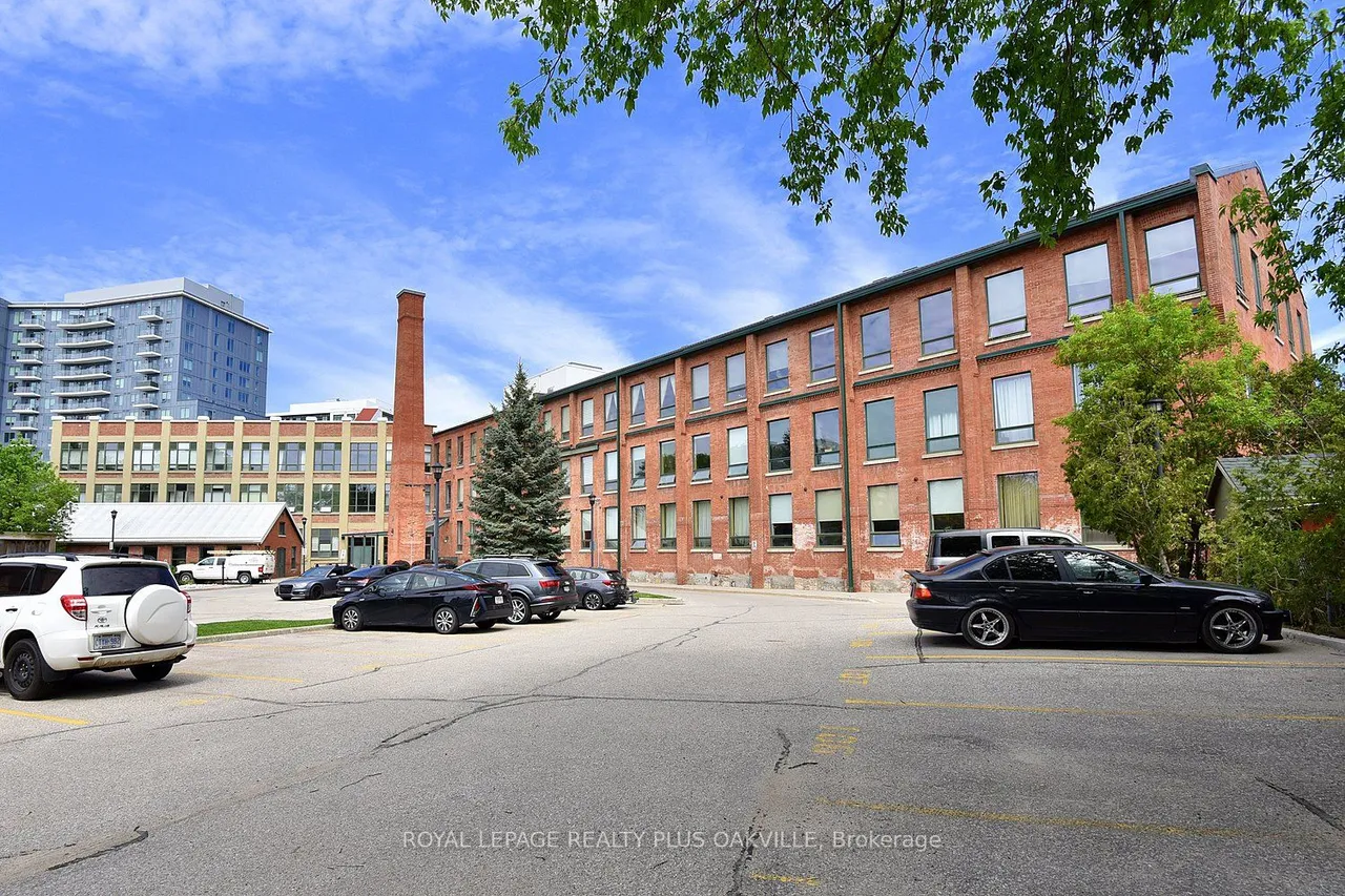26 Ontario Street — photo 2