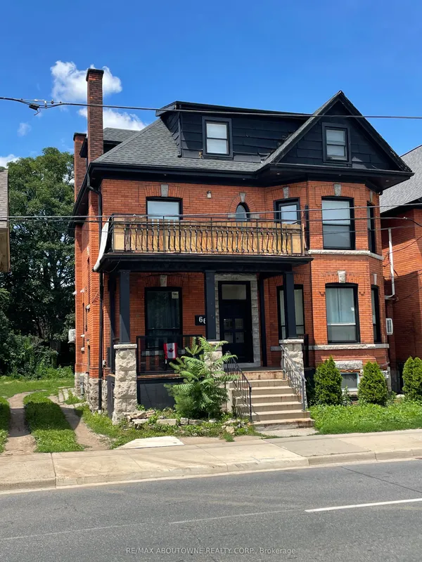 66 Wellington Street S