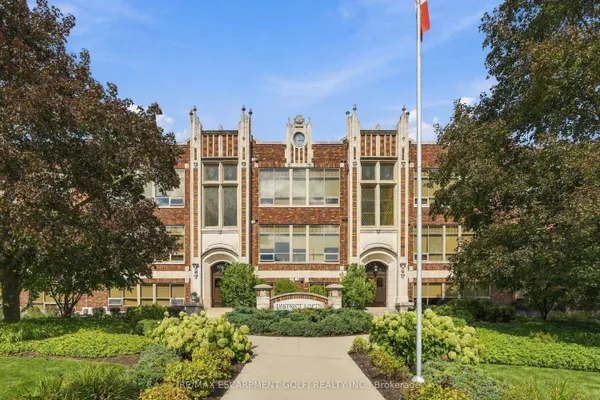 397 KING Street W