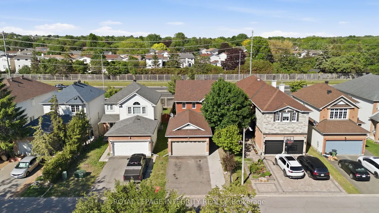 15 Halkirk Avenue — photo 27