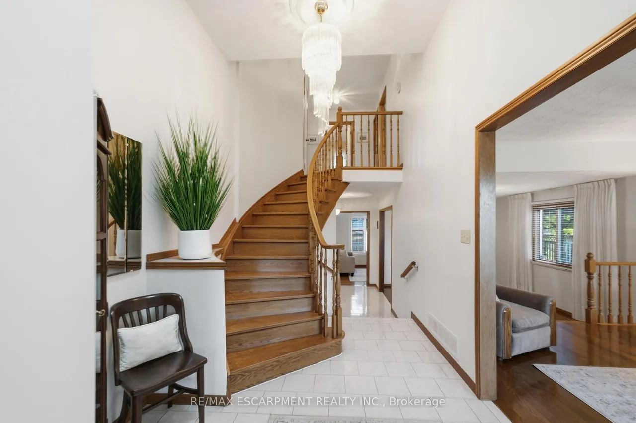 11 Gabriele Court — photo 3