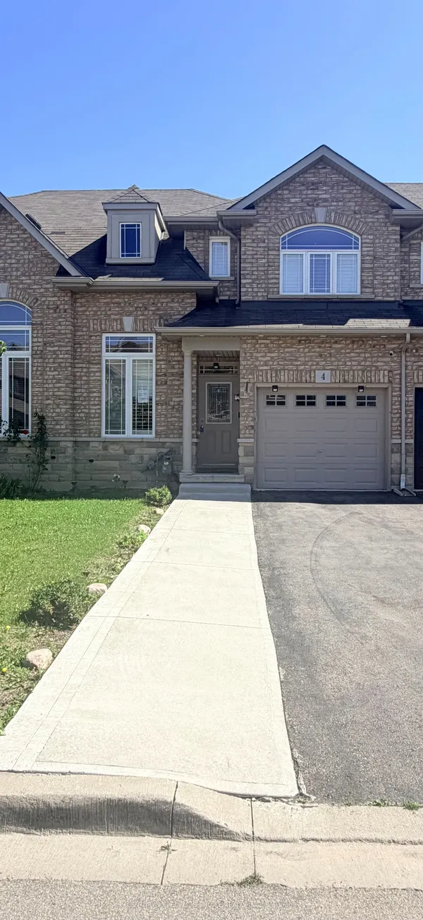4 Charleswood Crescent