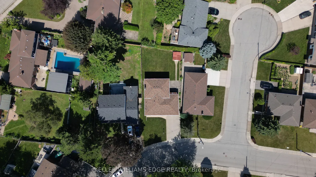 225 Nugent Drive — photo 3