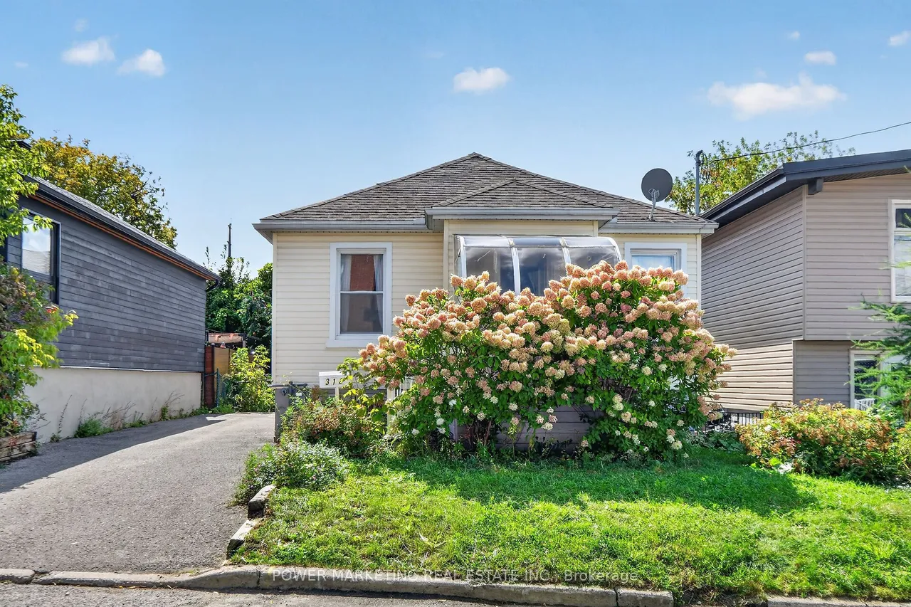 318 Shakespeare Street