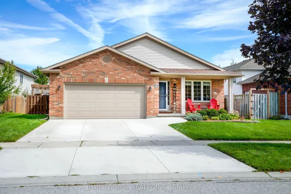 11 Edgewell Crescent