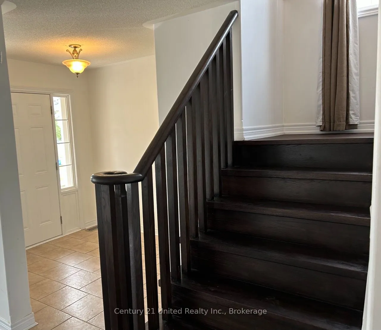 132 Bowen Drive — photo 3