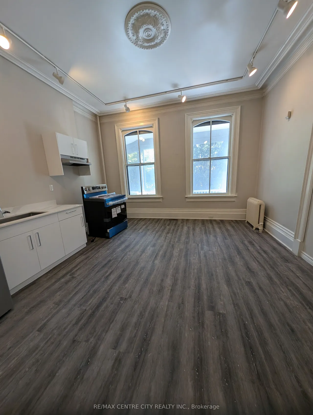 474 King Street — photo 2