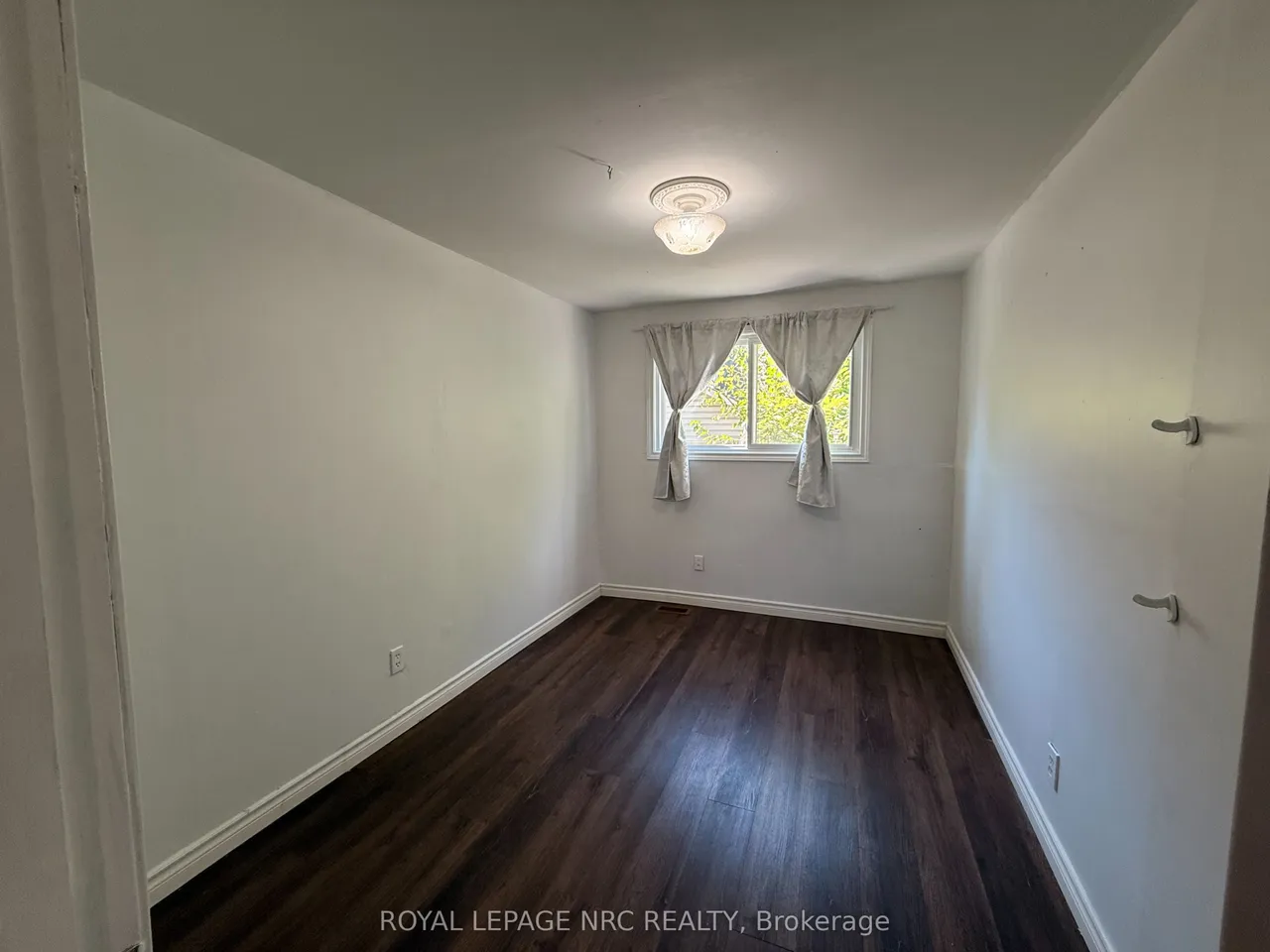 8200 WOODBINE Street — photo 3