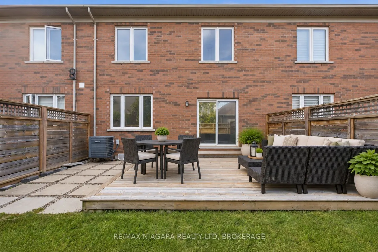 12 George Manor — photo 32