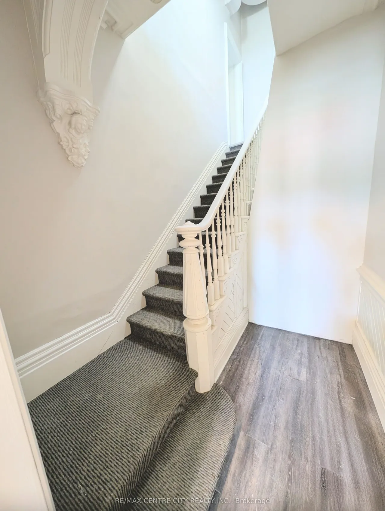 474 King Street — photo 2