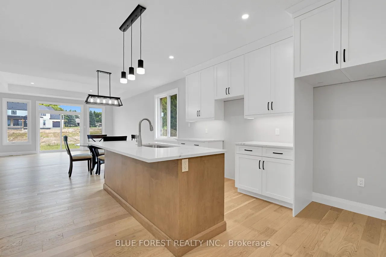 147 SHIRLEY Street — photo 3