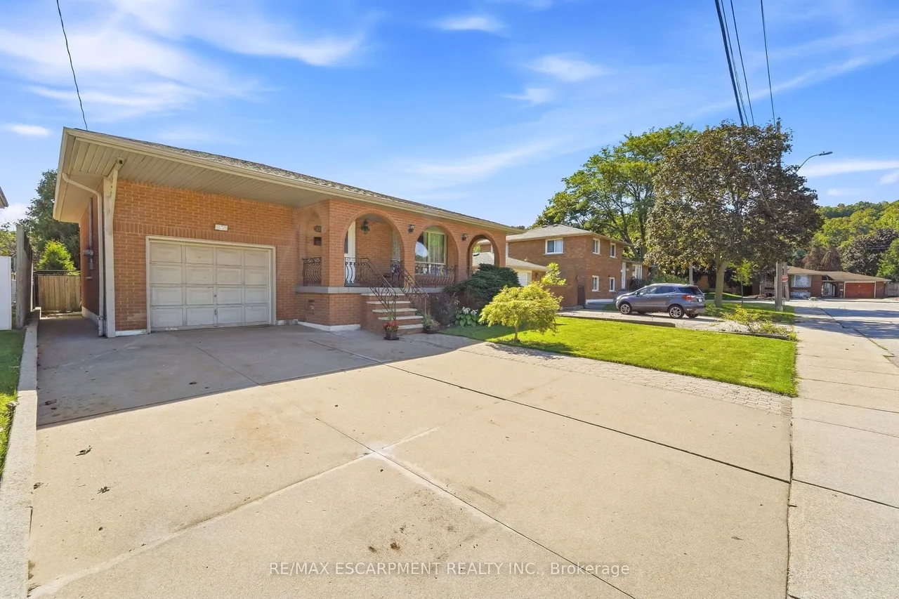 139 Glen Valley Drive — photo 3