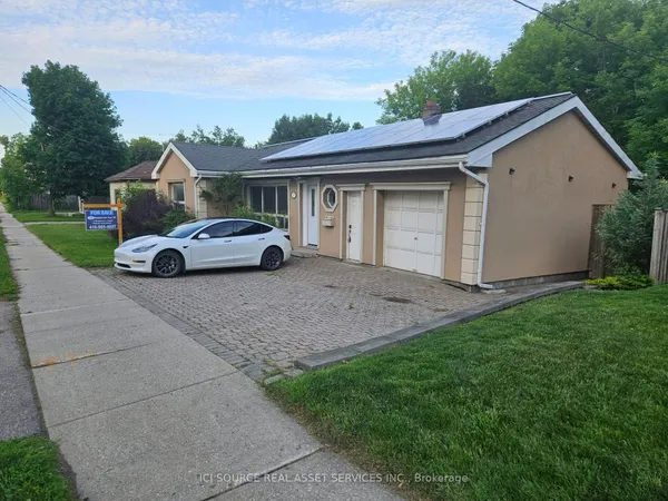 52 Speedvale Avenue W — photo 2
