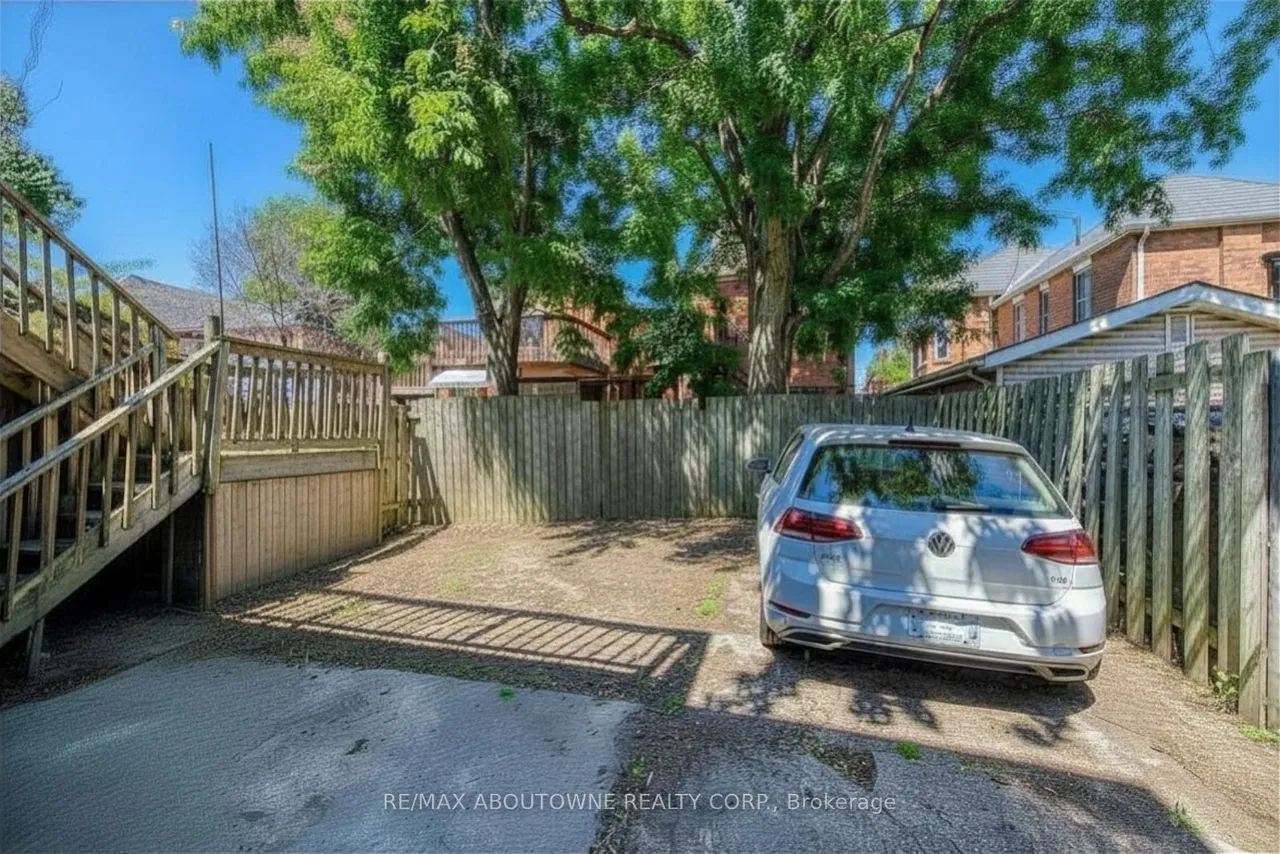 100 Grant Avenue — photo 34