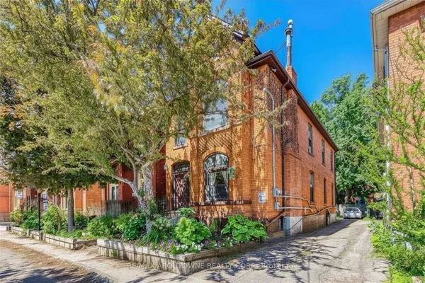 100 Grant Avenue