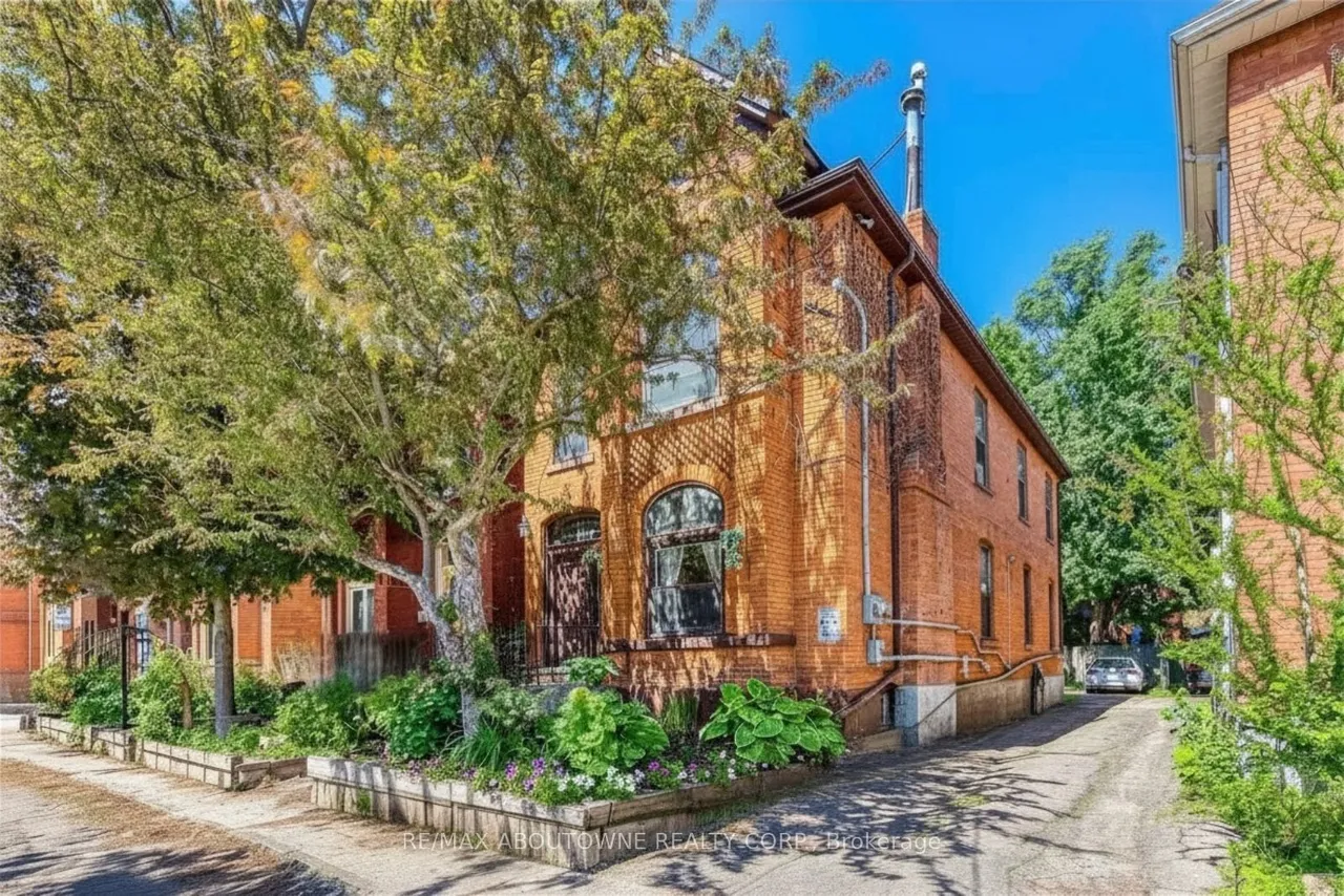 100 Grant Avenue