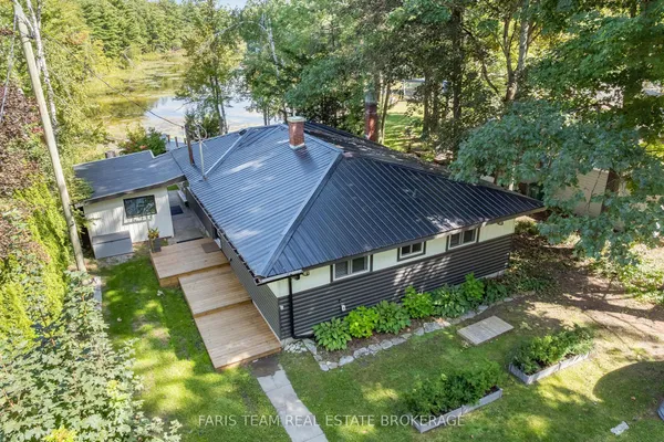 121 Stanley Road — photo 2