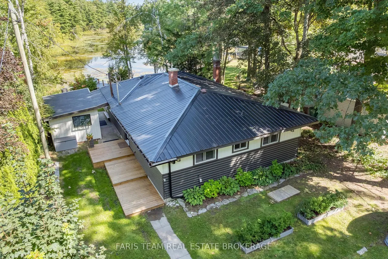 121 Stanley Road — photo 2