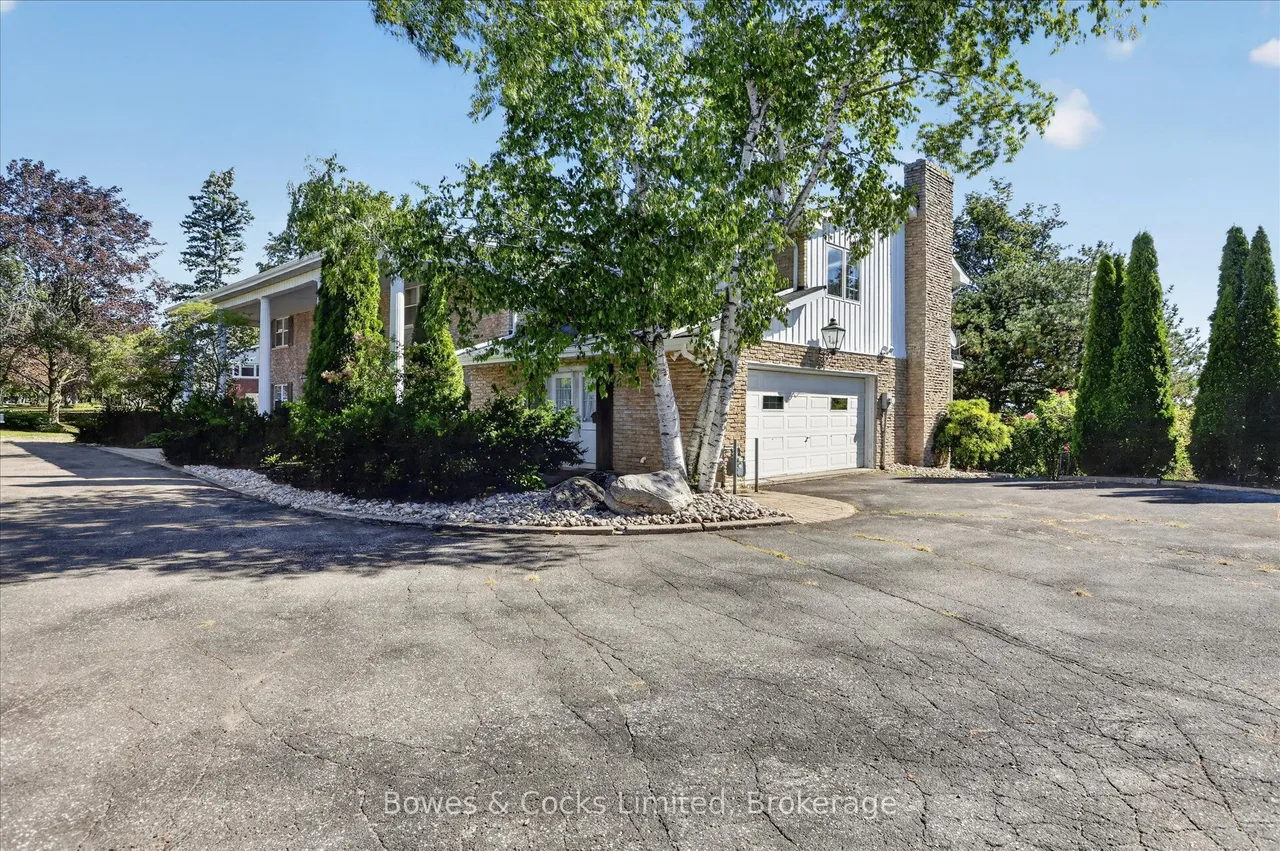 1562 Champlain Drive — photo 3