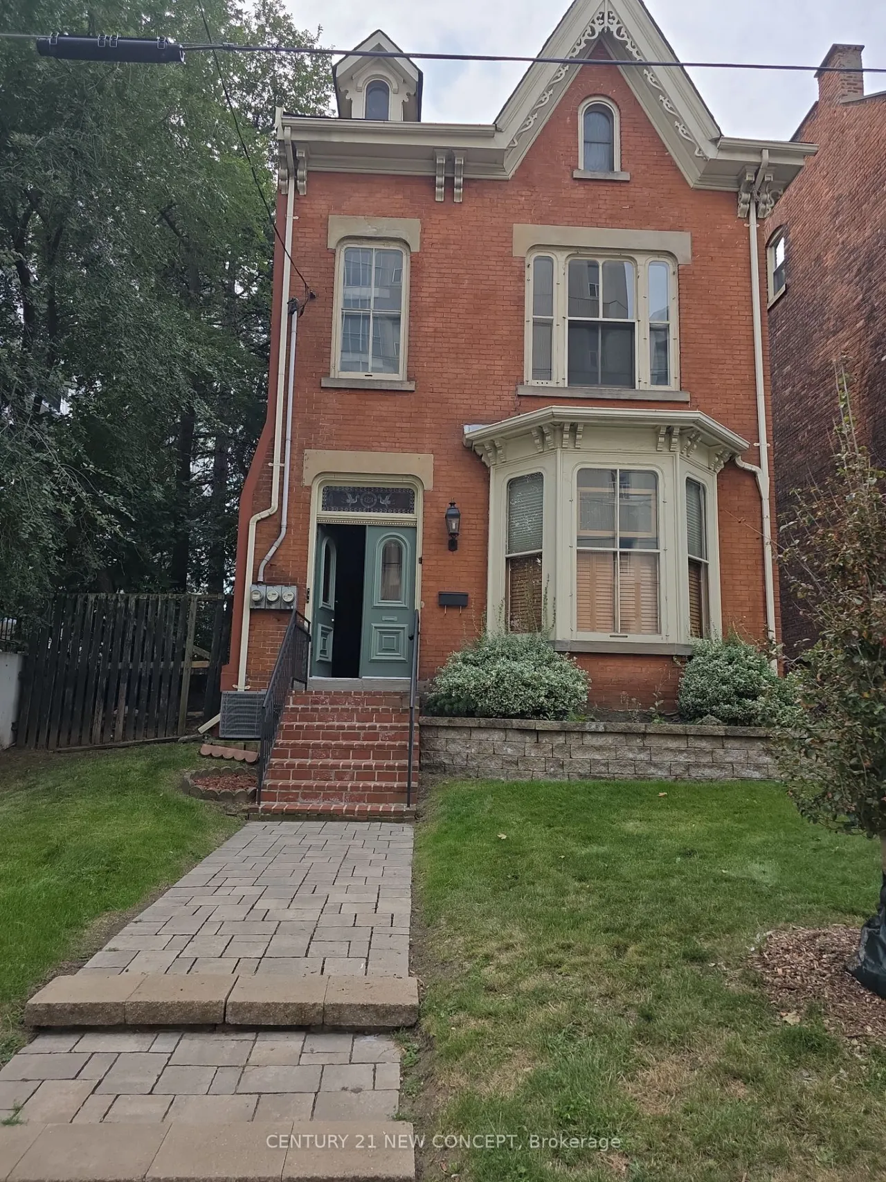 123 Jackson Street W