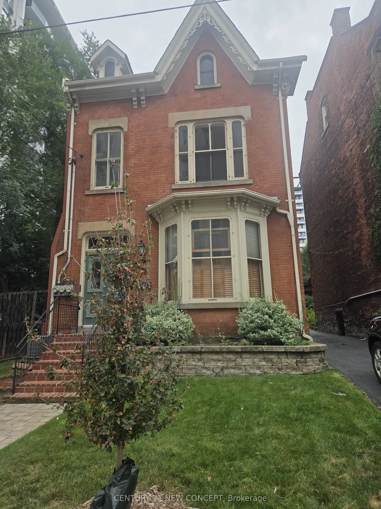 123 Jackson Street W — photo 2