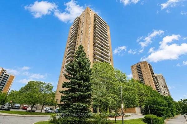 505 St Laurent Boulevard