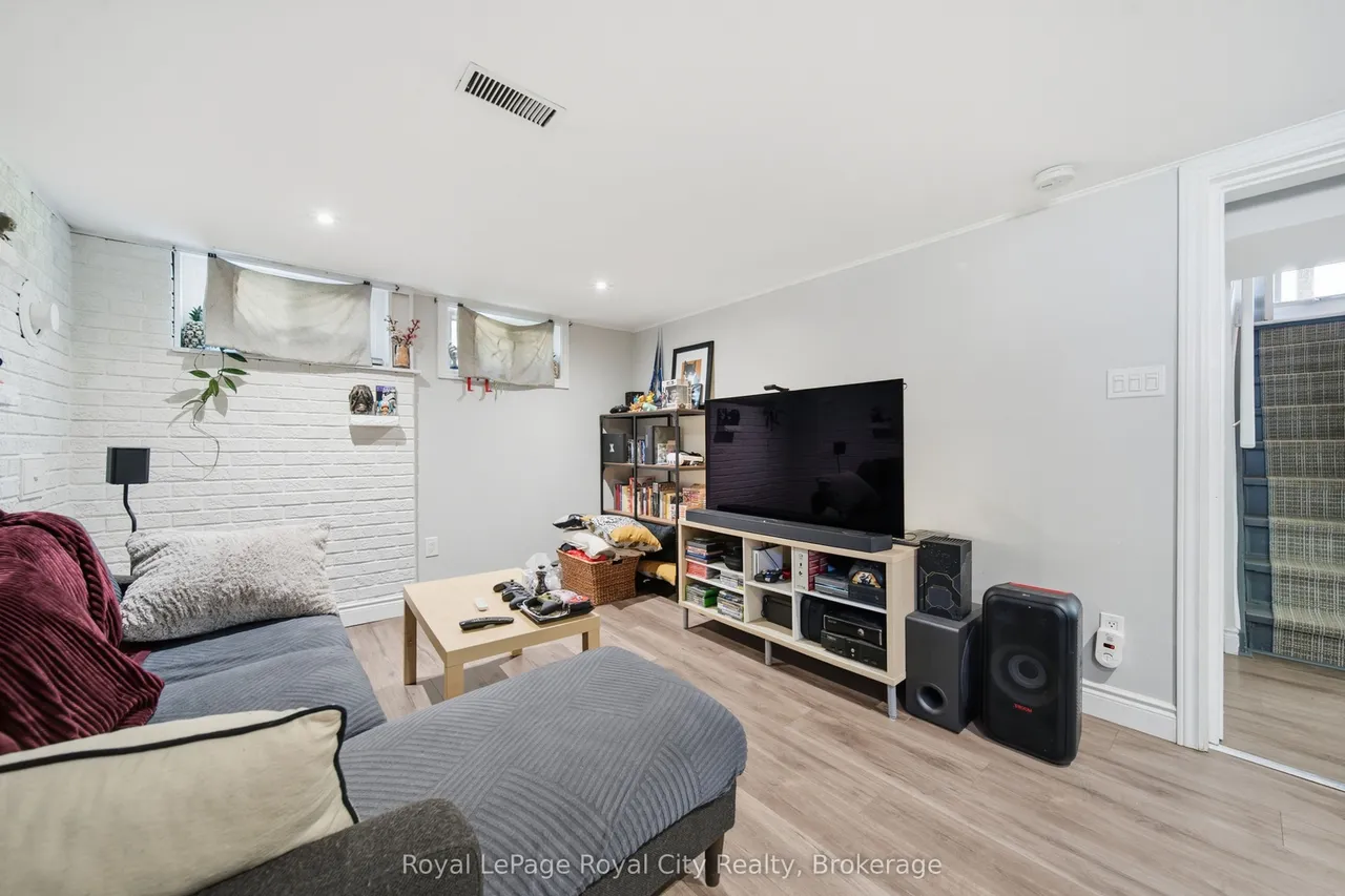 164 Waverley Drive — photo 6