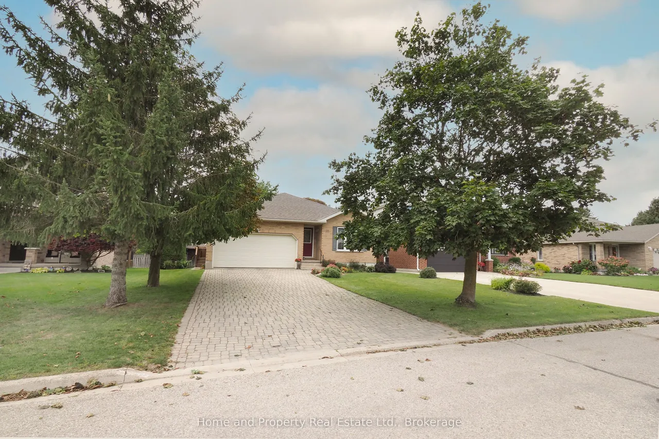 16 Maple Street — photo 3