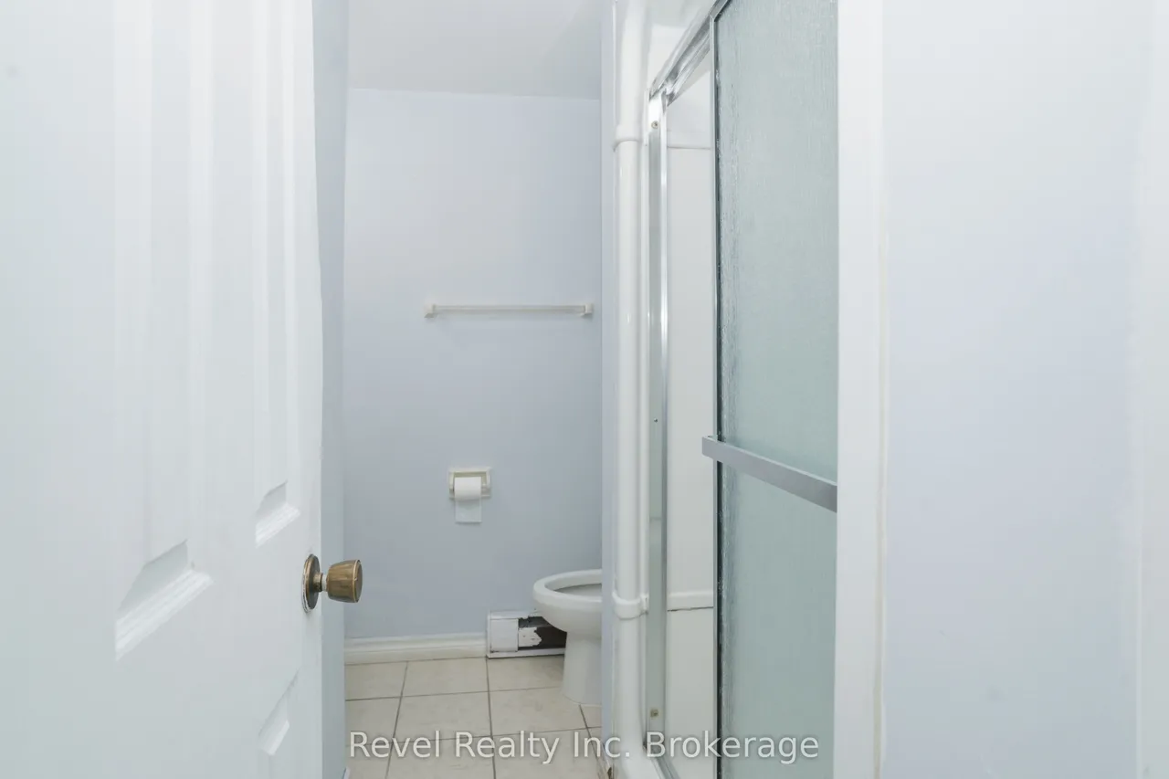 5 Southview Crescent — photo 3