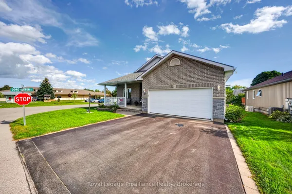 32 Merrill Drive — photo 2