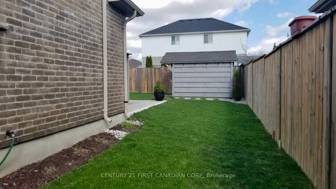 9 Barrett Crescent — photo 25