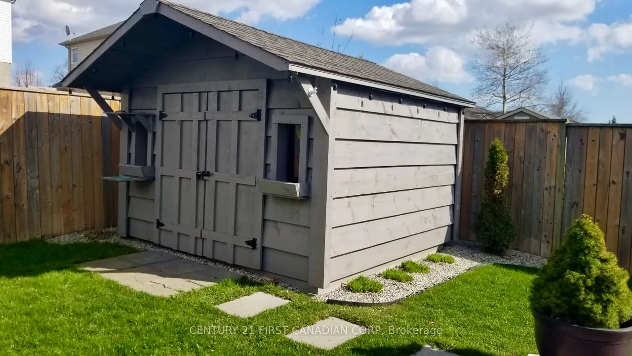 9 Barrett Crescent — photo 26