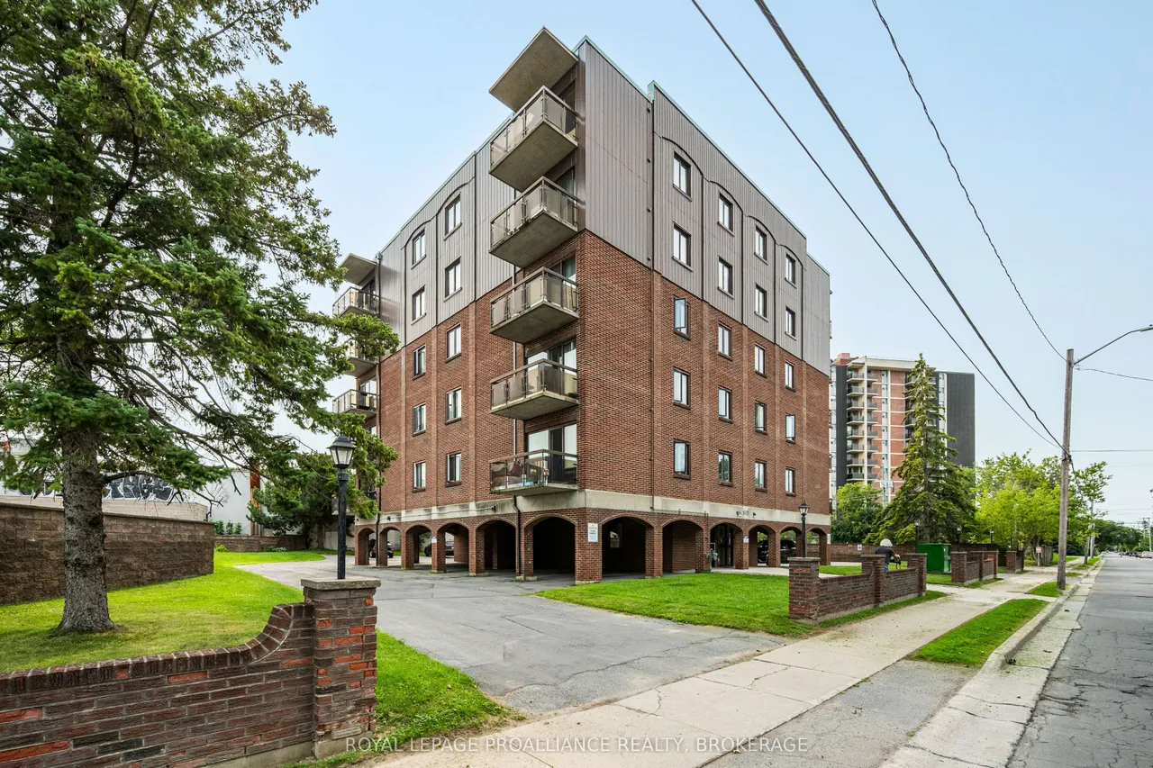315 Regent Street — photo 3