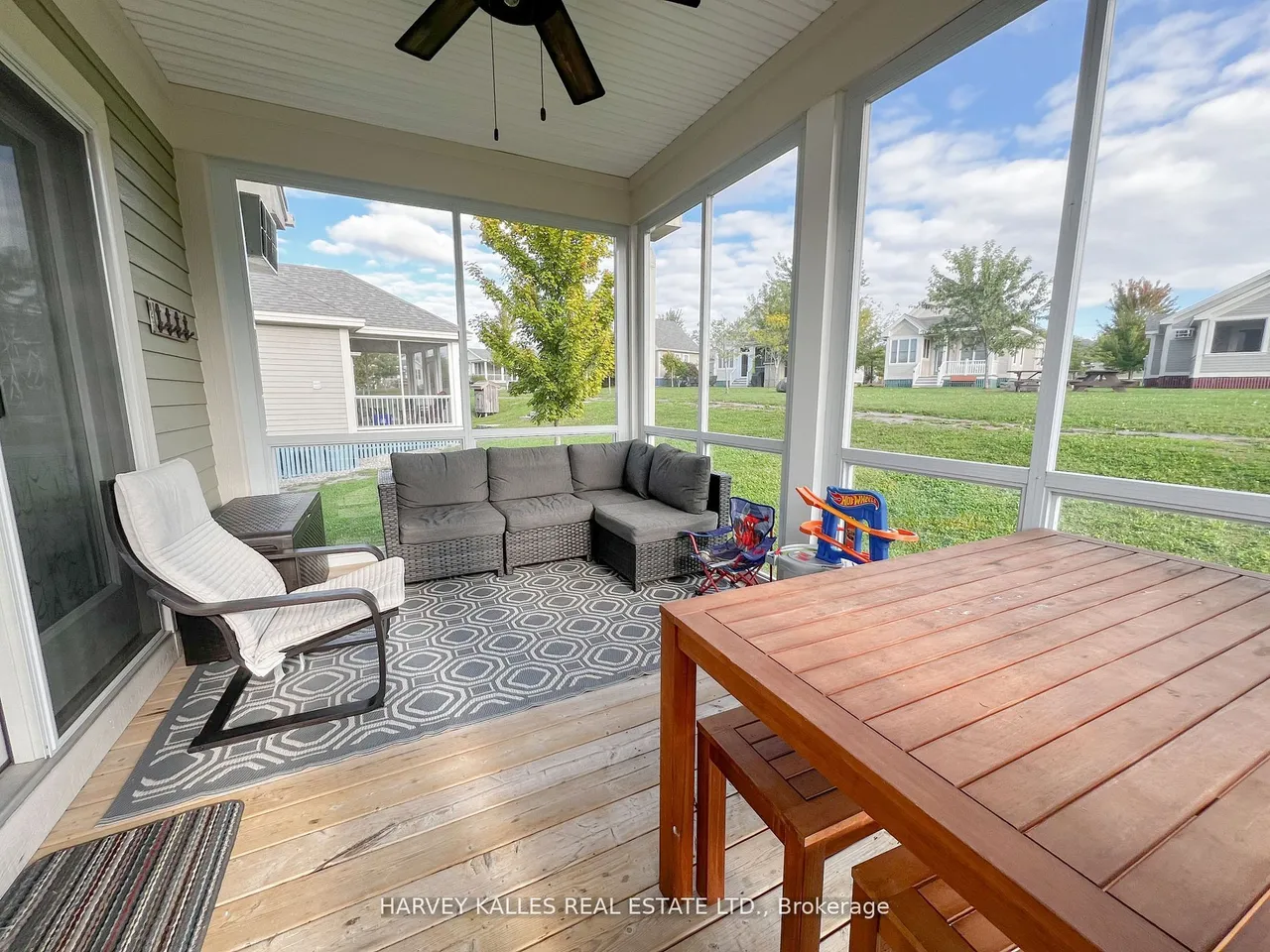 24 Butternut Lane — photo 2