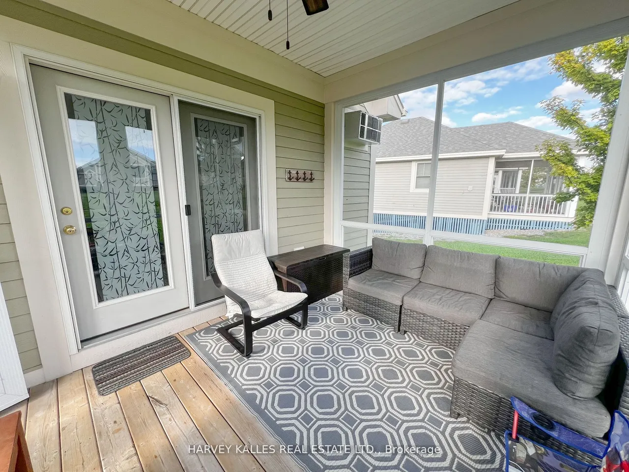 24 Butternut Lane — photo 3