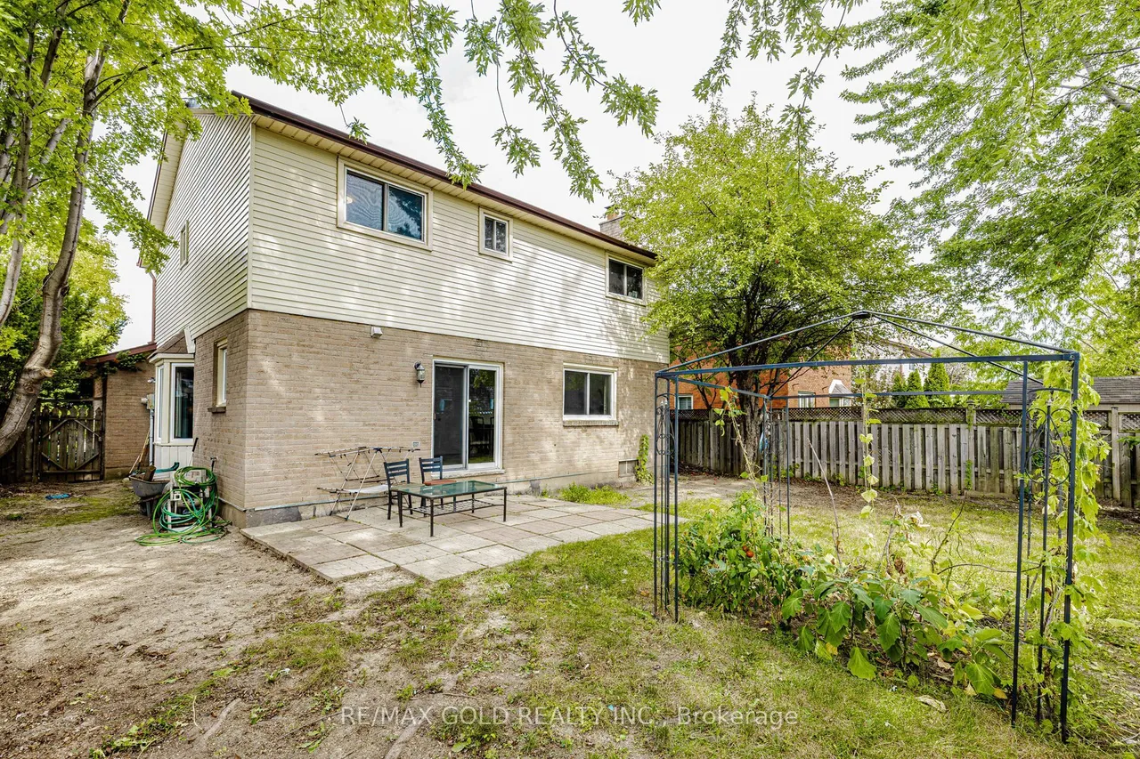 74 Parkplaza Drive S — photo 45