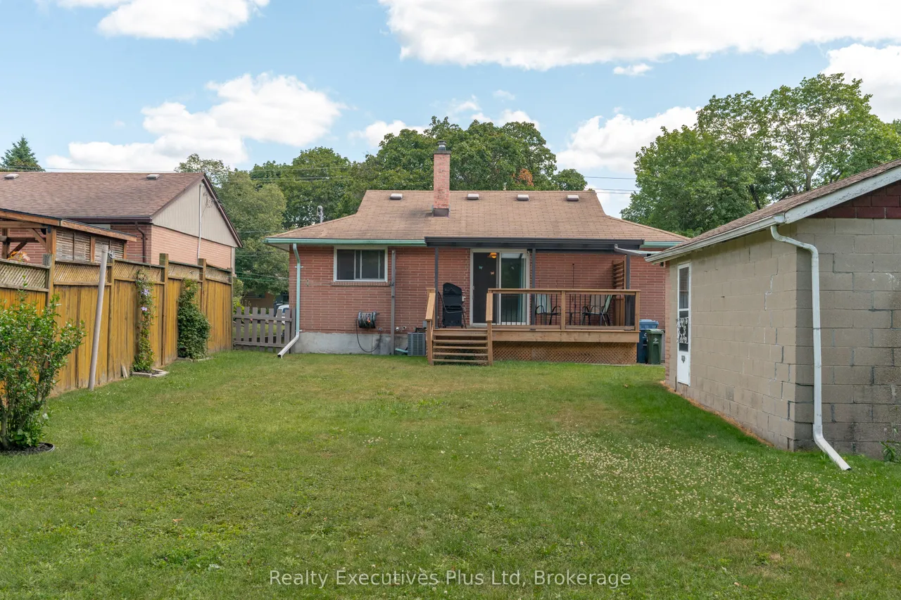 82 Cassino Avenue — photo 33