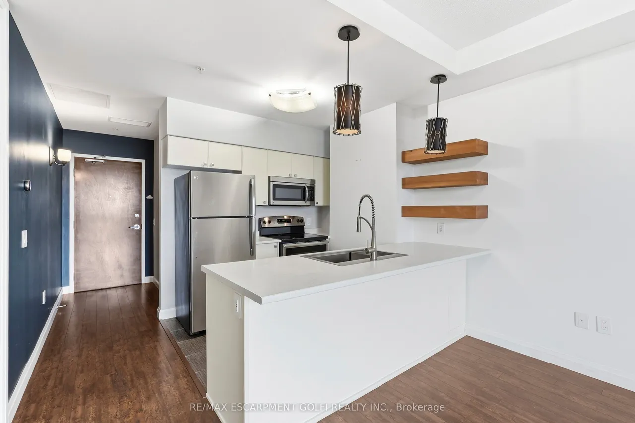112 King Street E — photo 3