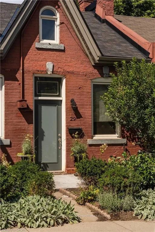 29 Steven Street — photo 3