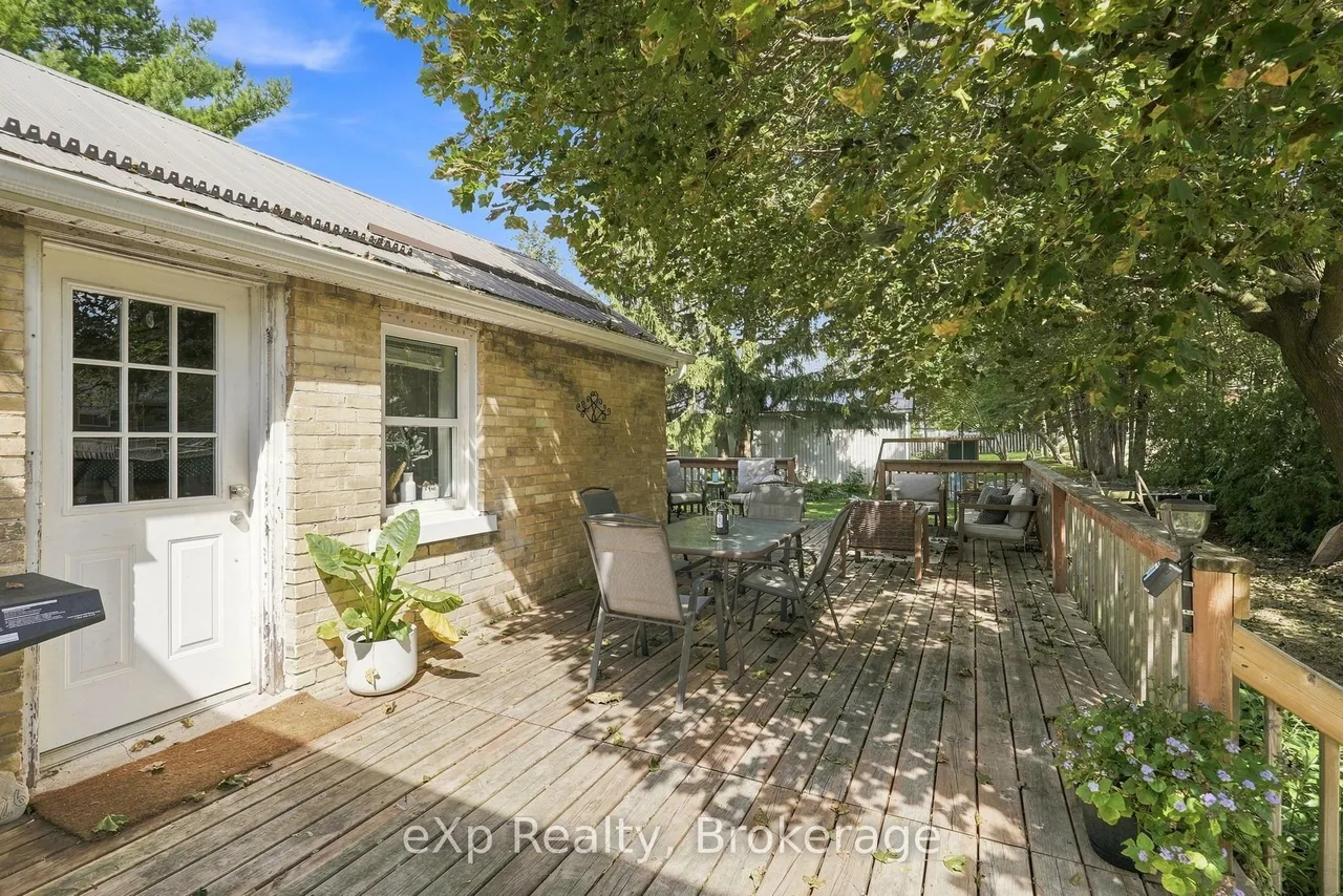 255 Waterloo Street — photo 41