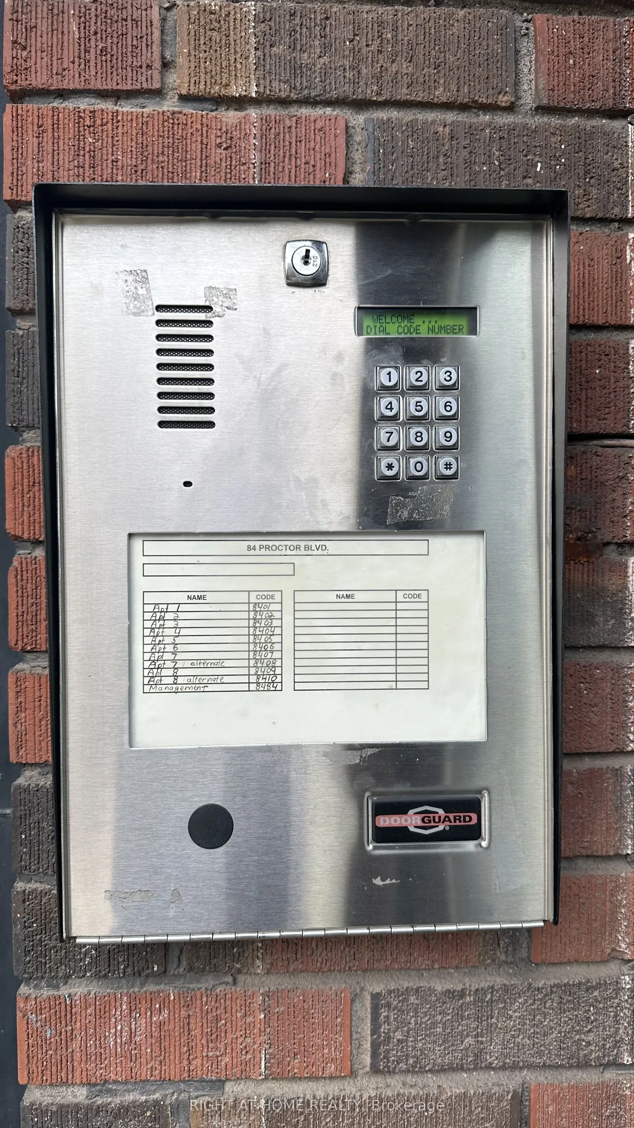84 Proctor Boulevard — photo 15