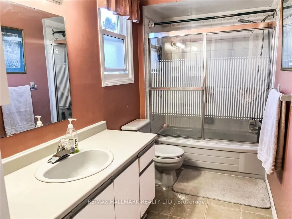 108 Broughton Avenue — photo 3