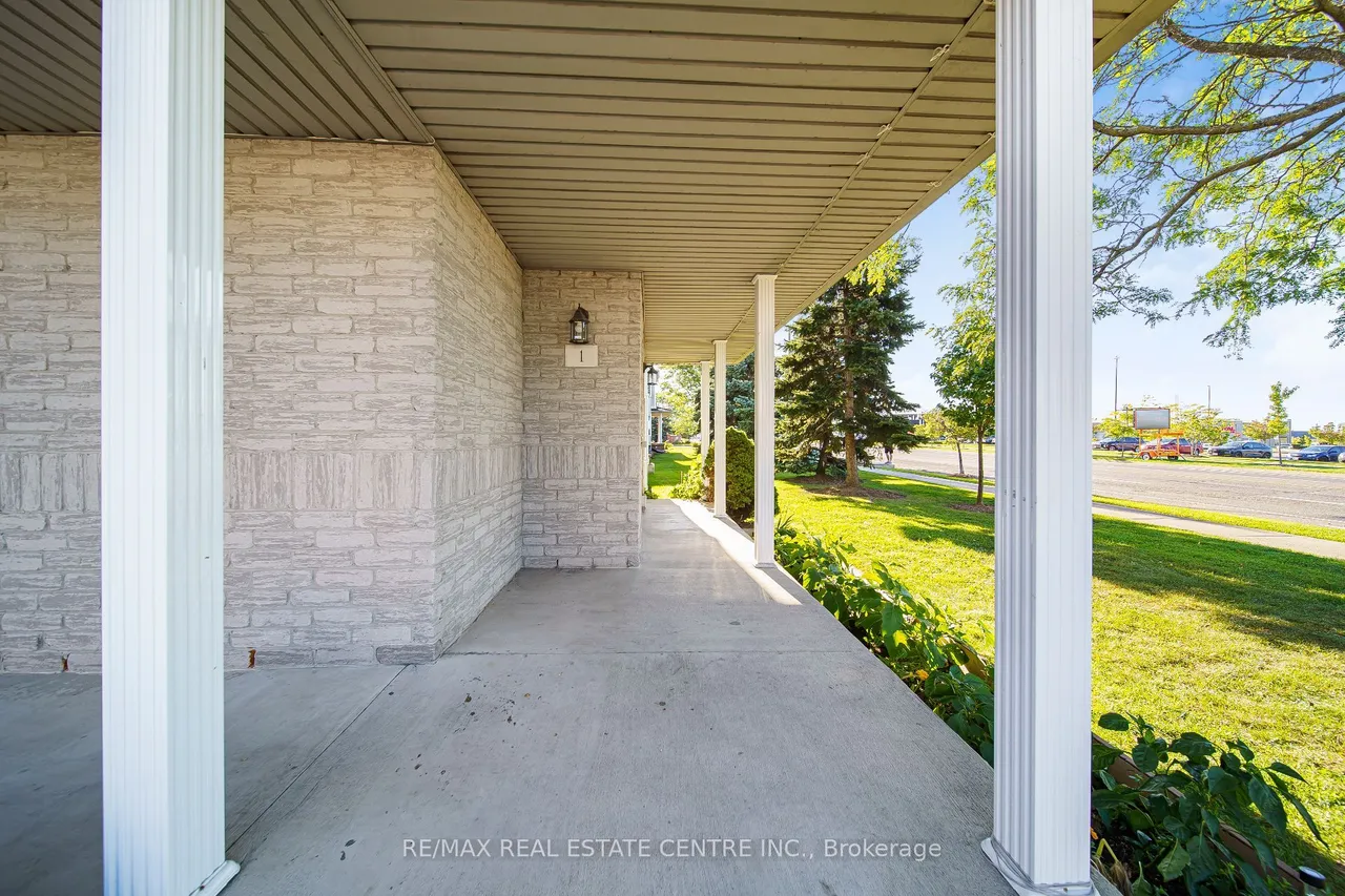 800 Paramount Drive — photo 49