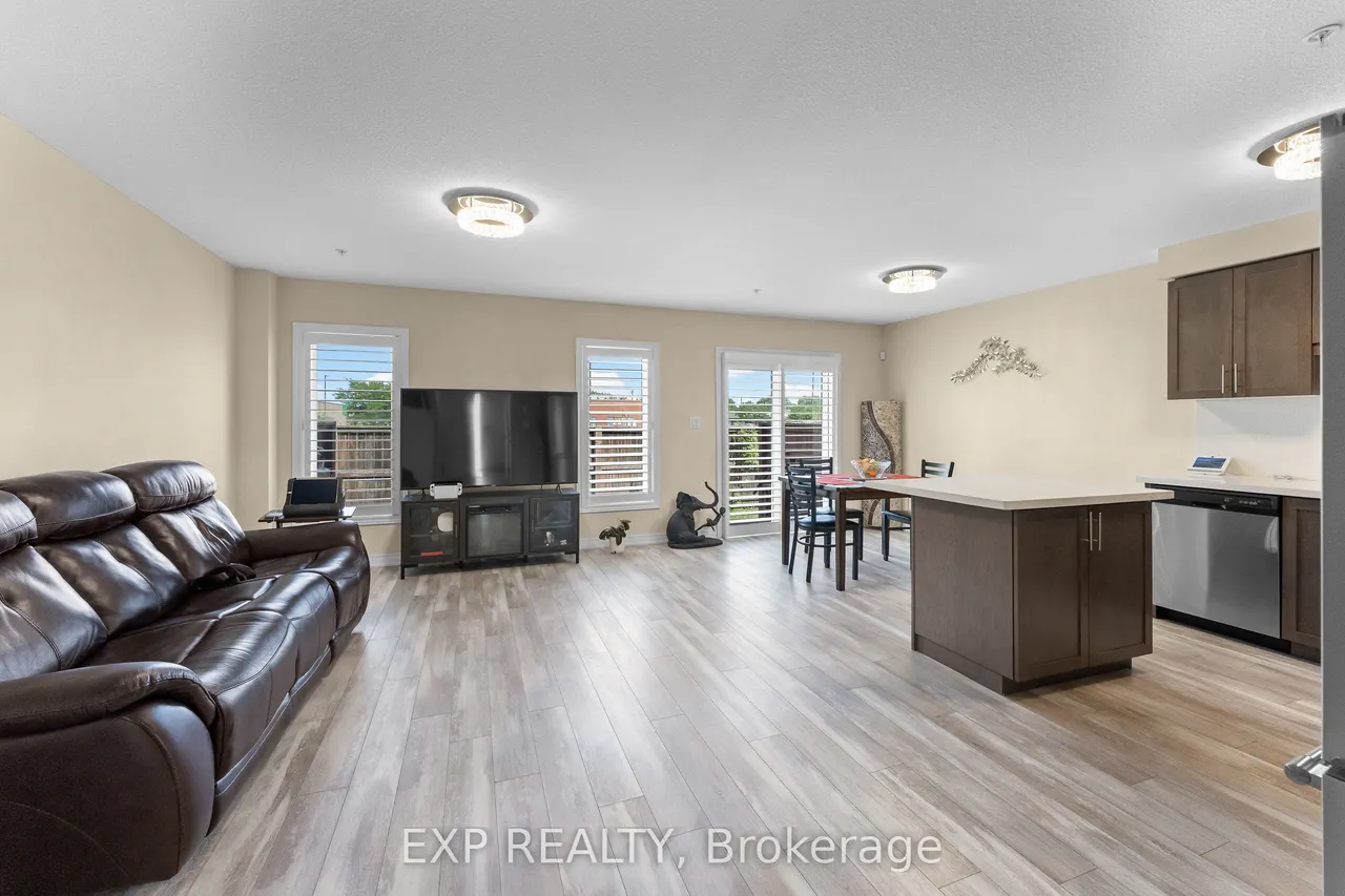 60 Canterbury Drive — photo 3