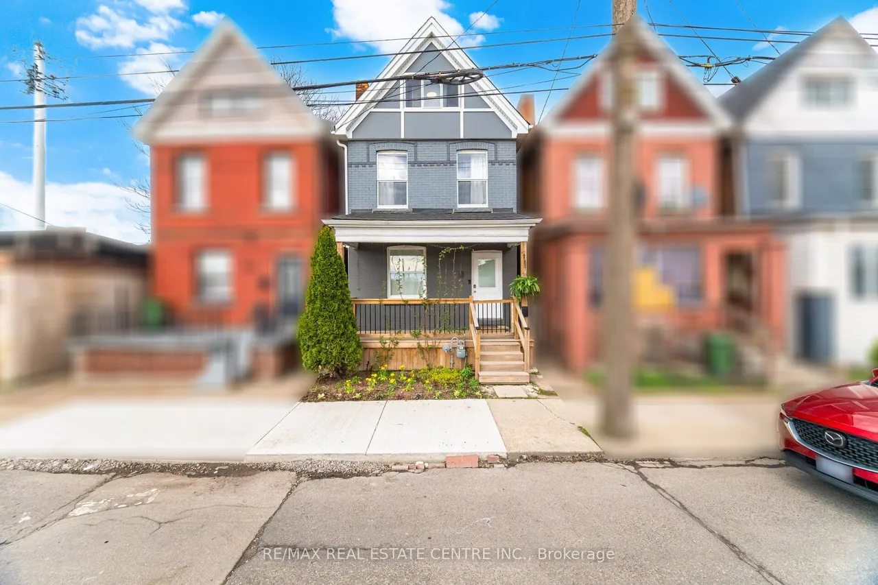 490 wentworth Street N — photo 2