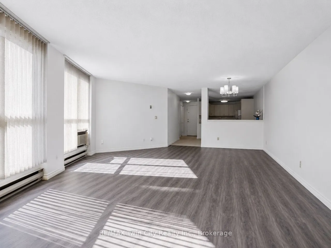 24 Marilyn Drive — photo 2