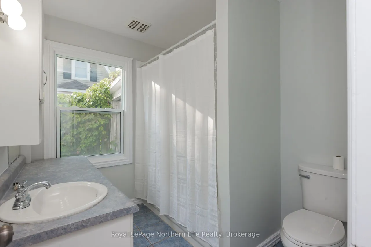840 Mclaren Street — photo 45