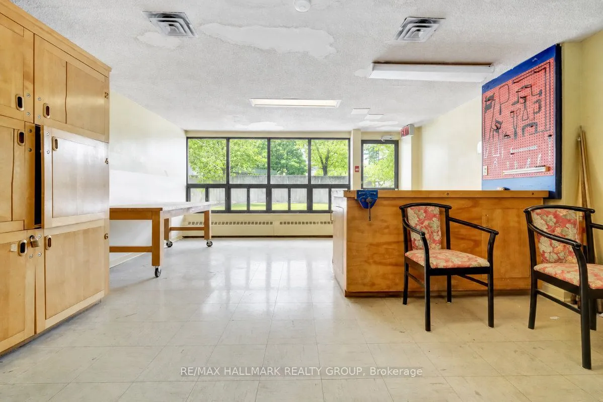 505 St Laurent Boulevard — photo 49