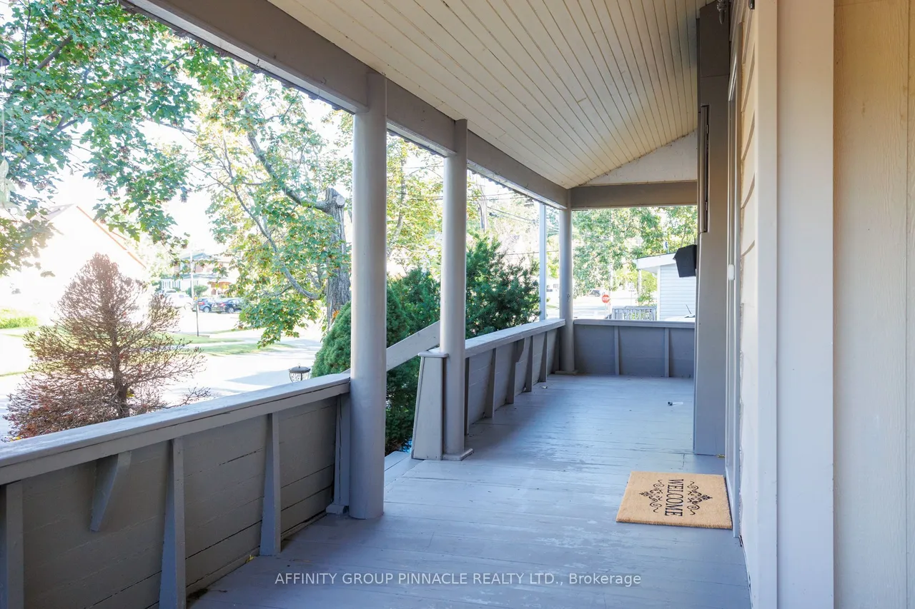18 Clifton Street — photo 3