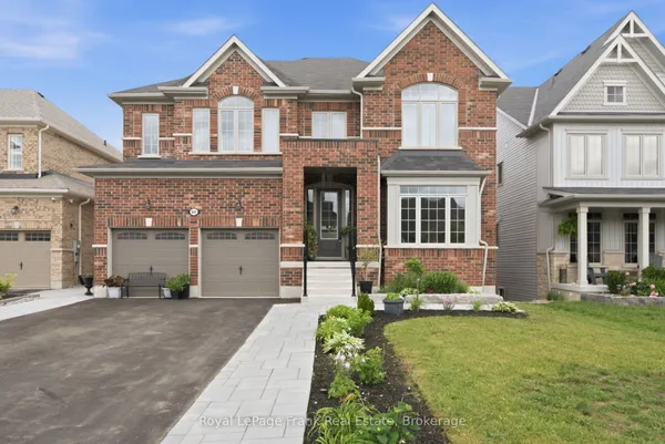 60 Hennessey Crescent — photo 2